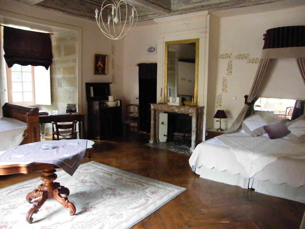 Chateau Des Martinanches Saint-Dier-dʼAuvergne Oda fotoğraf